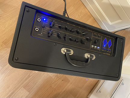 Комбоусилитель VOX AV30