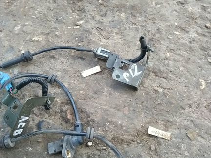 Передний датчик abs nissan primera p12