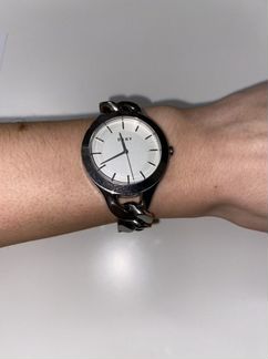 Часы dkny