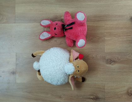 Две игрушки Овца и зайка