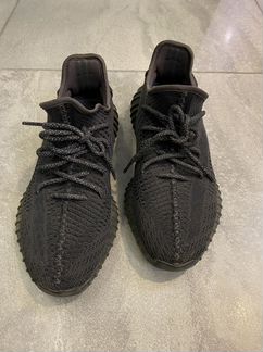 Черные кроссовки yeezy