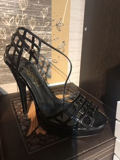 Босоножки YSL