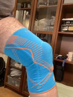 Коленный бандаж Medi 2020-21 Genumedi E+motion