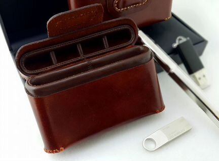 Органайзер для флешек из кожи ручной работы