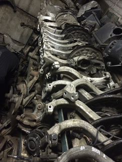 Стойка Ауди Фольксваген поворотный кулак