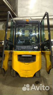 Вилочный погрузчик / Погрузчик Jungheinrich 2т