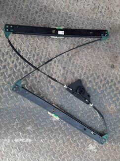 Стеклоподъемник передний правый Volkswagen Touareg