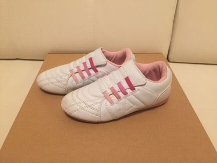 Детские кроссовки