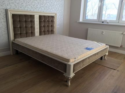 Кровать двухспальная