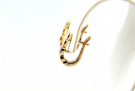 Золотые серьги с бриллиантами 0.09 карат