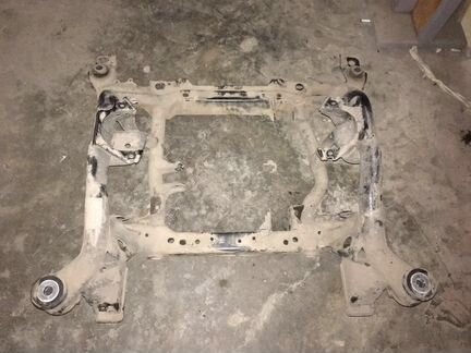 Подрамник на мерседес 166 GL ML