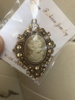 Брошь Камея