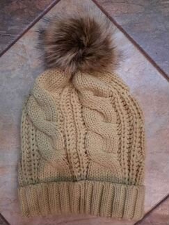 Шапка с помпоном бежевая/ новая***