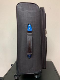 Чемодан дорожный