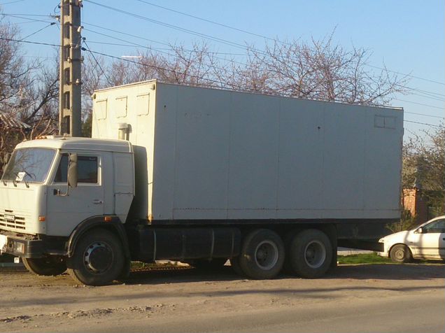 Камаз 53215 фургон с прицепом. Авито камаз фургон. Камаз 53215 будка. Камаз 4308 2005. Авито камаз фургон.