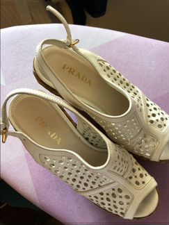Босоножки Prada
