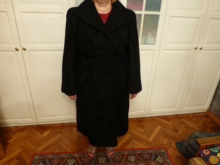 Шуба каракулевая новая