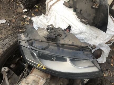 Фара передняя правая Audi A4 b8 дорест