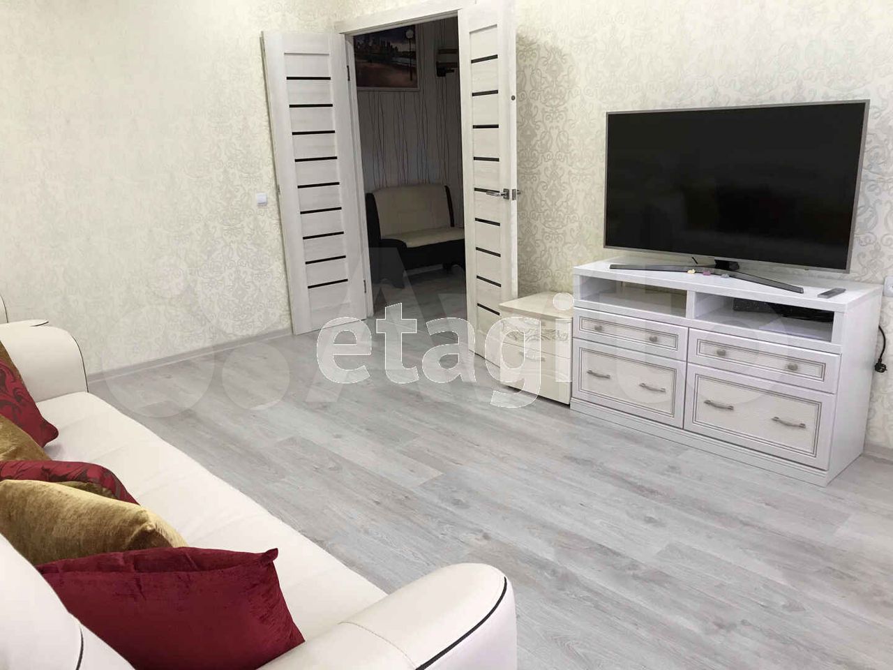 2-room apartment 51 m2, 3/5 floor.