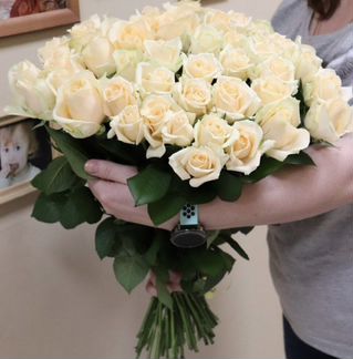 51 роза кремовая