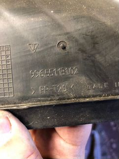 Накладка под капотом Porsche 996