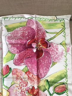 Новый шелковый платок 90*90 Carolina Herrera