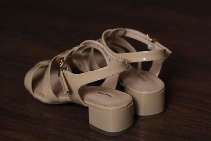 Новые босоножки / сандалии