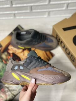 Adidas Yeezy Boost 700