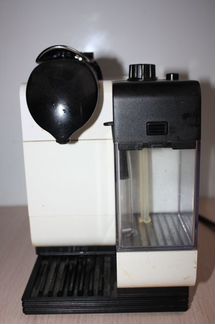 Кофеварка DeLonghi EN 520 W Nespresso