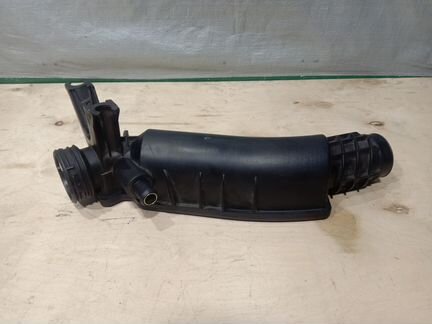 Патрубок интеркулера на Mercedes-Benz M271