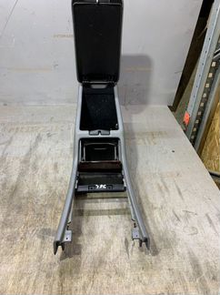 Подлокотник Mercedes E-Class W210 111.957 2.0L