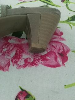 Кожаные новые Босоножки 36р