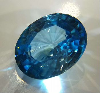 Камбоджийский циркон или старлит 5,18 Cts