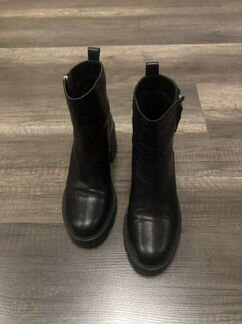 Кожаные ботильоны Zara