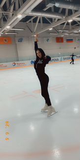 Тренер по фигурному катанию