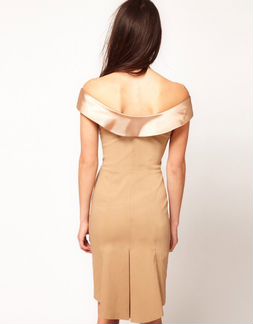 Стильное платье цвета кэмел