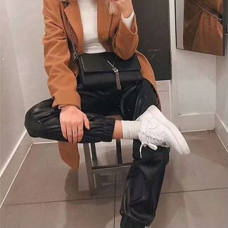 Джоггеры из экокожи