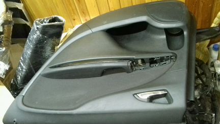 Опель Zafira C обивка правой задней двери