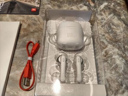 Беспроводные наушники JBL Tune 220 TWS
