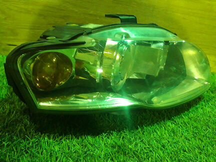 Фара правая Audi A4 B7 2005