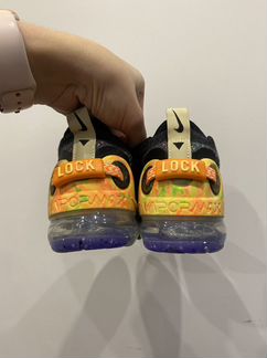 Продам кроссовки Nike Vapor Max