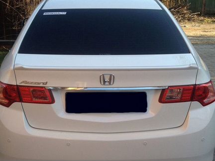 Лип-спойлер на крышку багажника Honda Accord 8